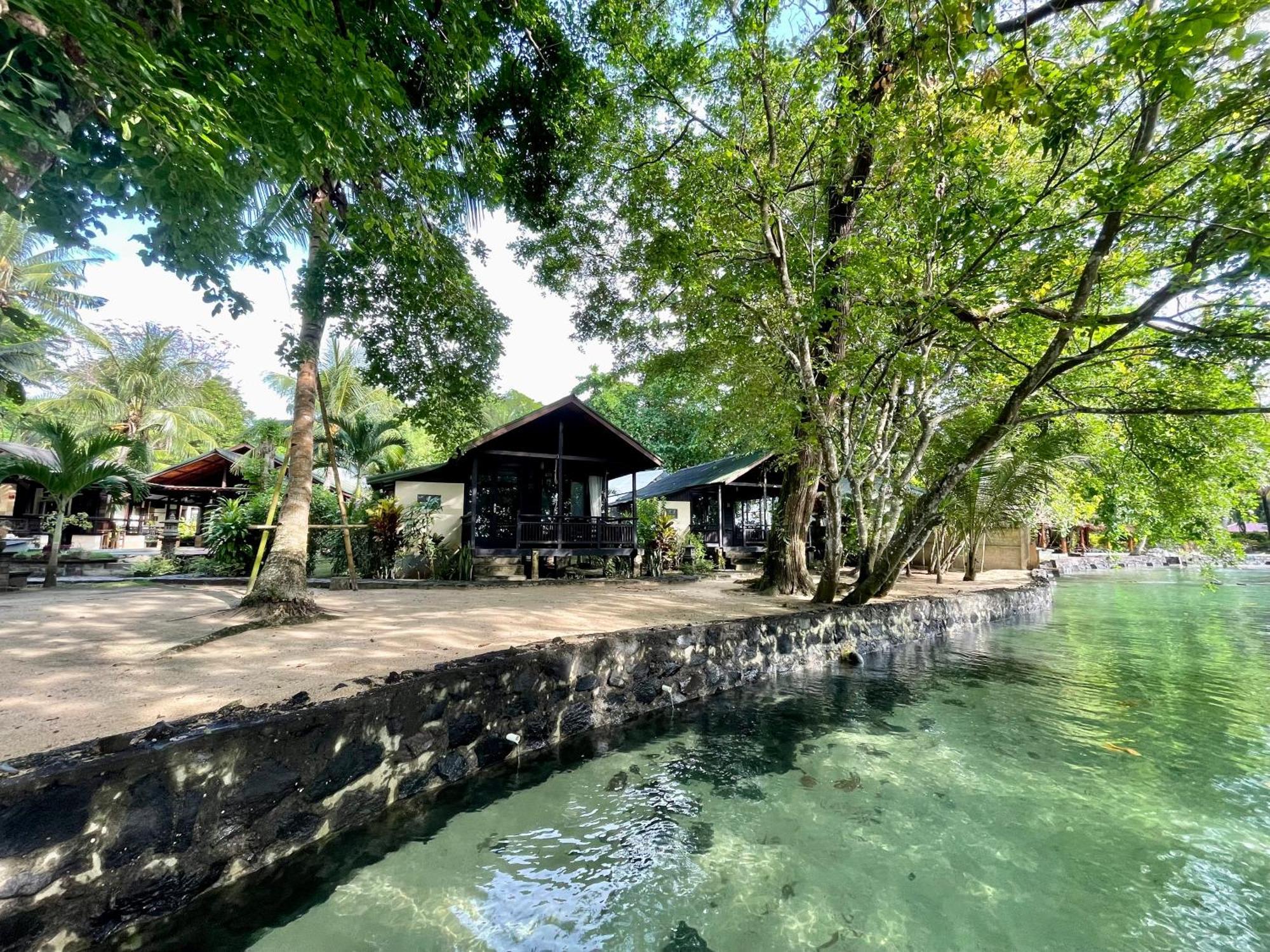 The Village Bunaken Exterior foto